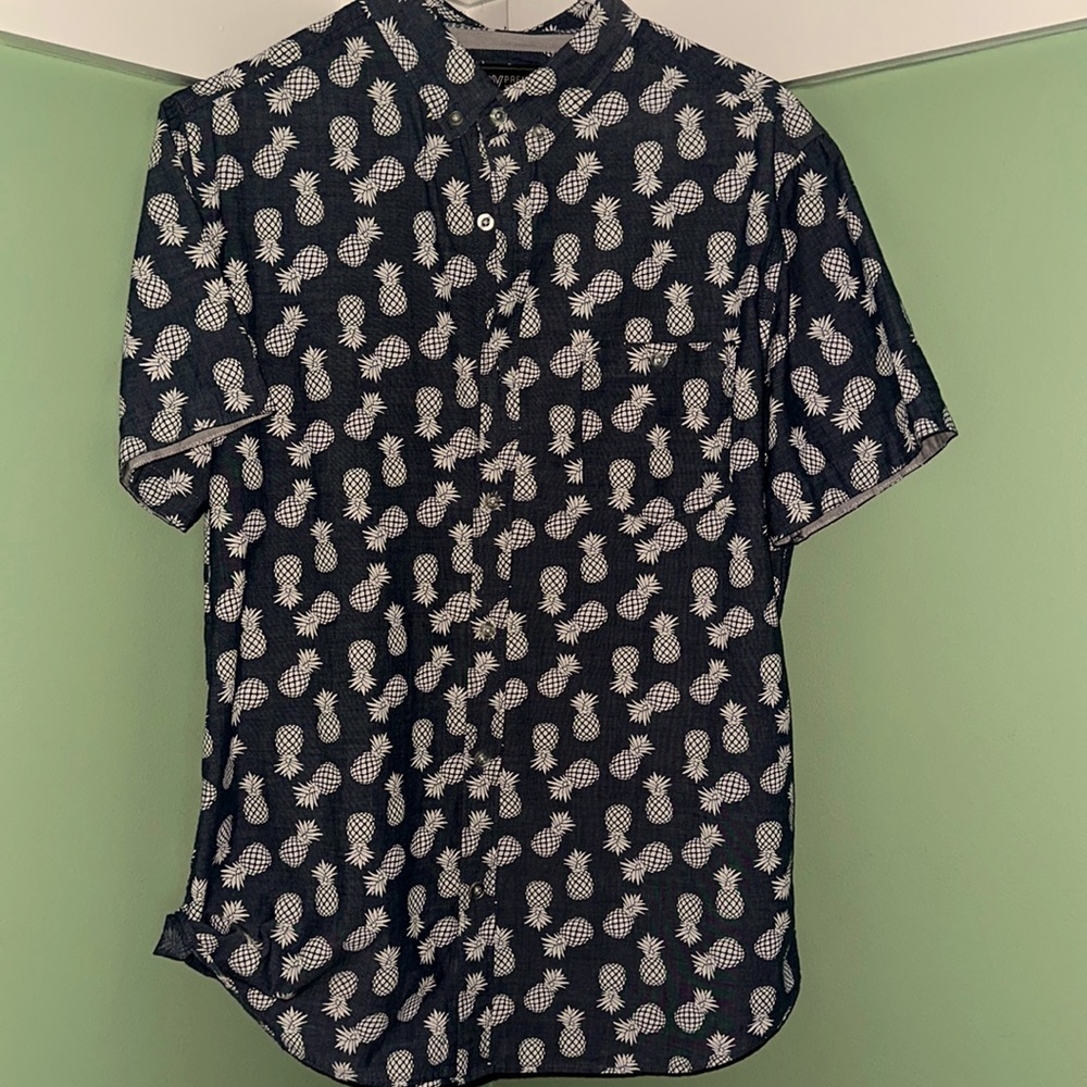 Men’s short sleeve button down